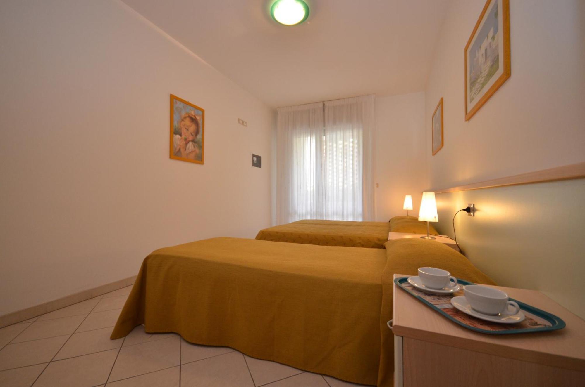 Residenza Le Acacie Lägenhet Bibione Exteriör bild