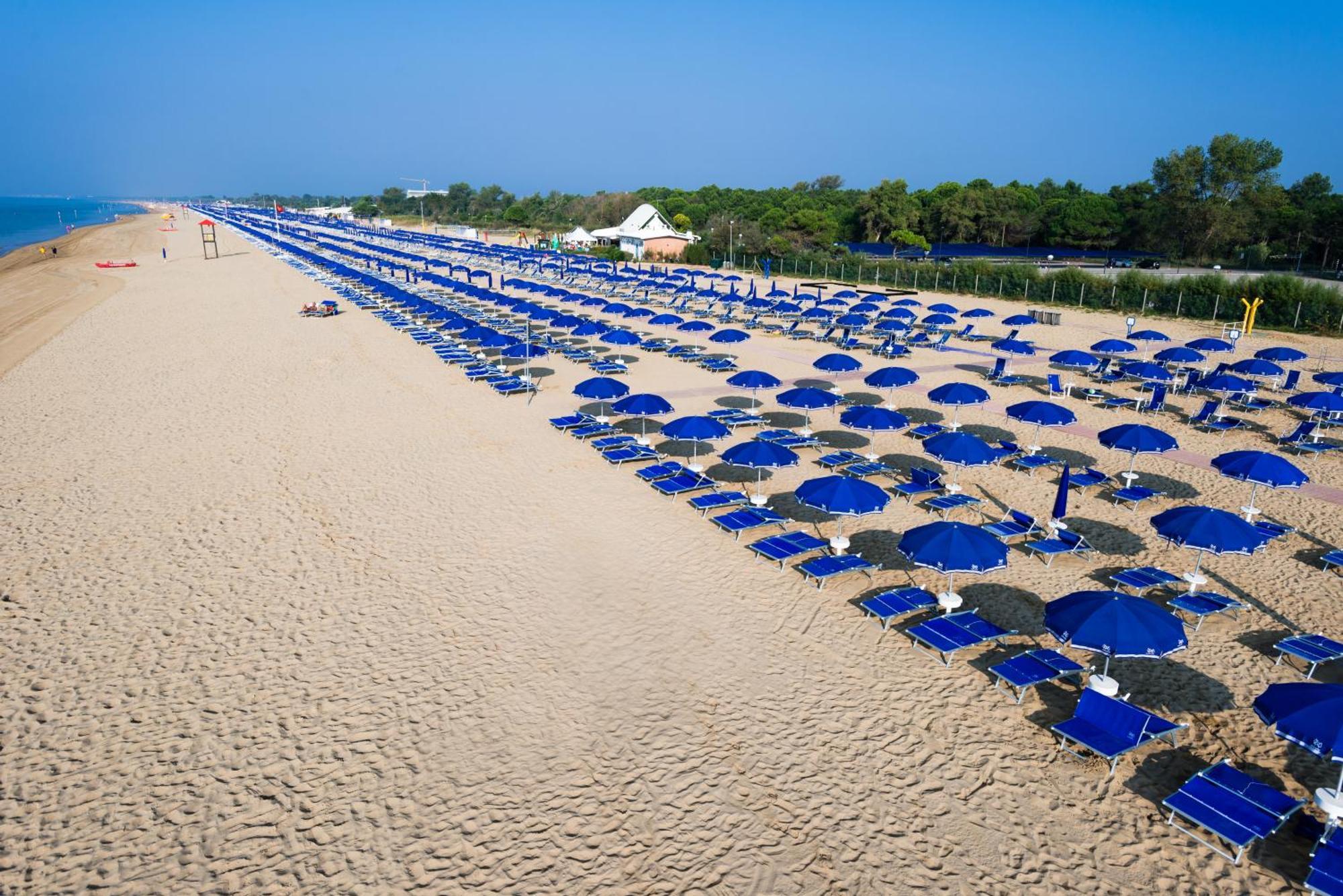 Residenza Le Acacie Lägenhet Bibione Exteriör bild