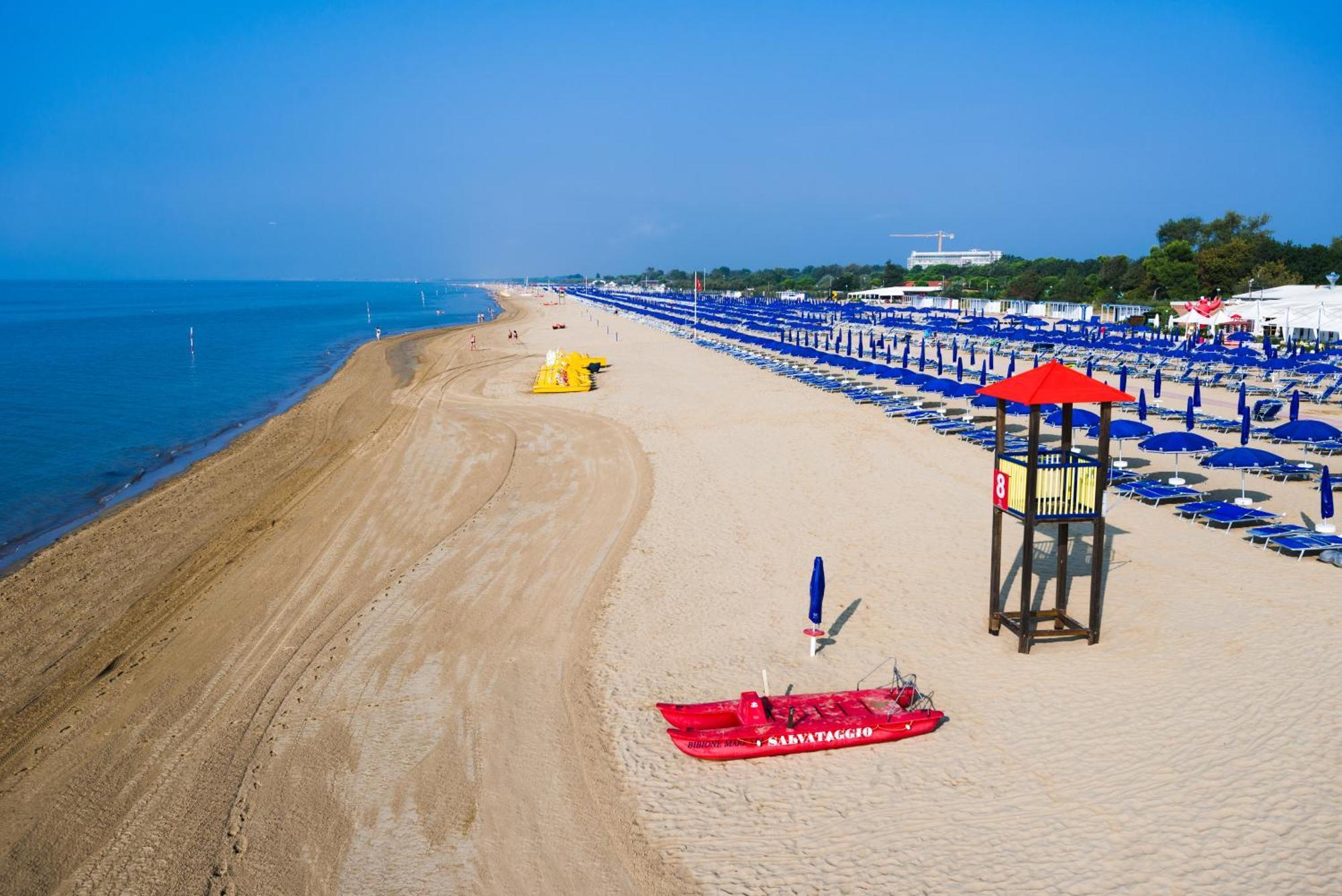 Residenza Le Acacie Lägenhet Bibione Exteriör bild