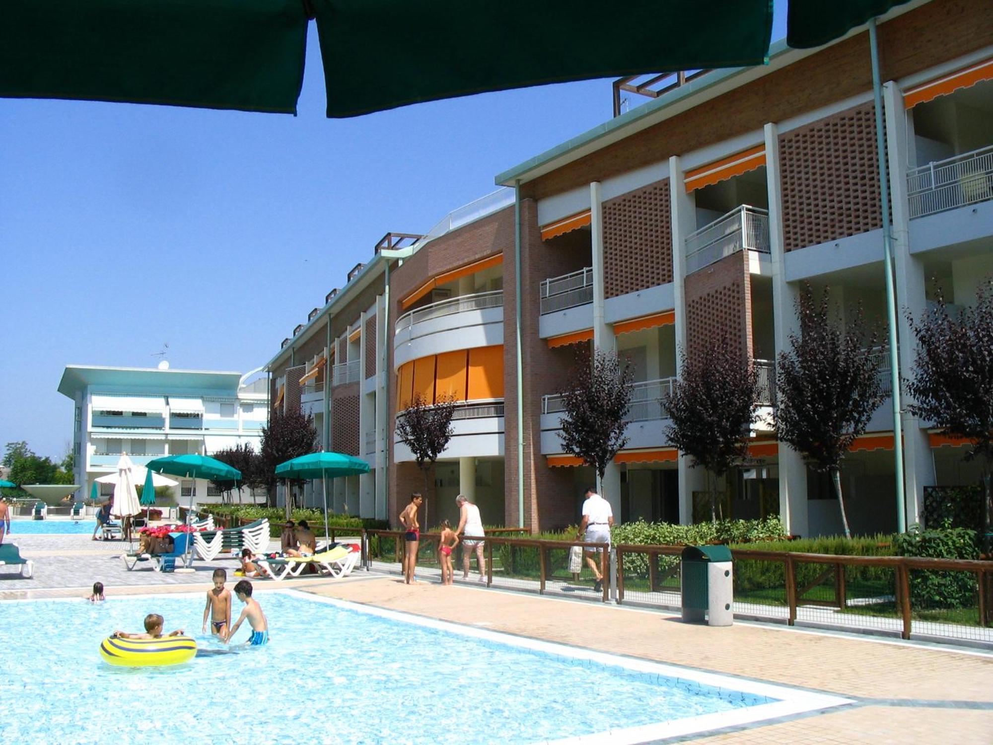 Residenza Le Acacie Lägenhet Bibione Exteriör bild