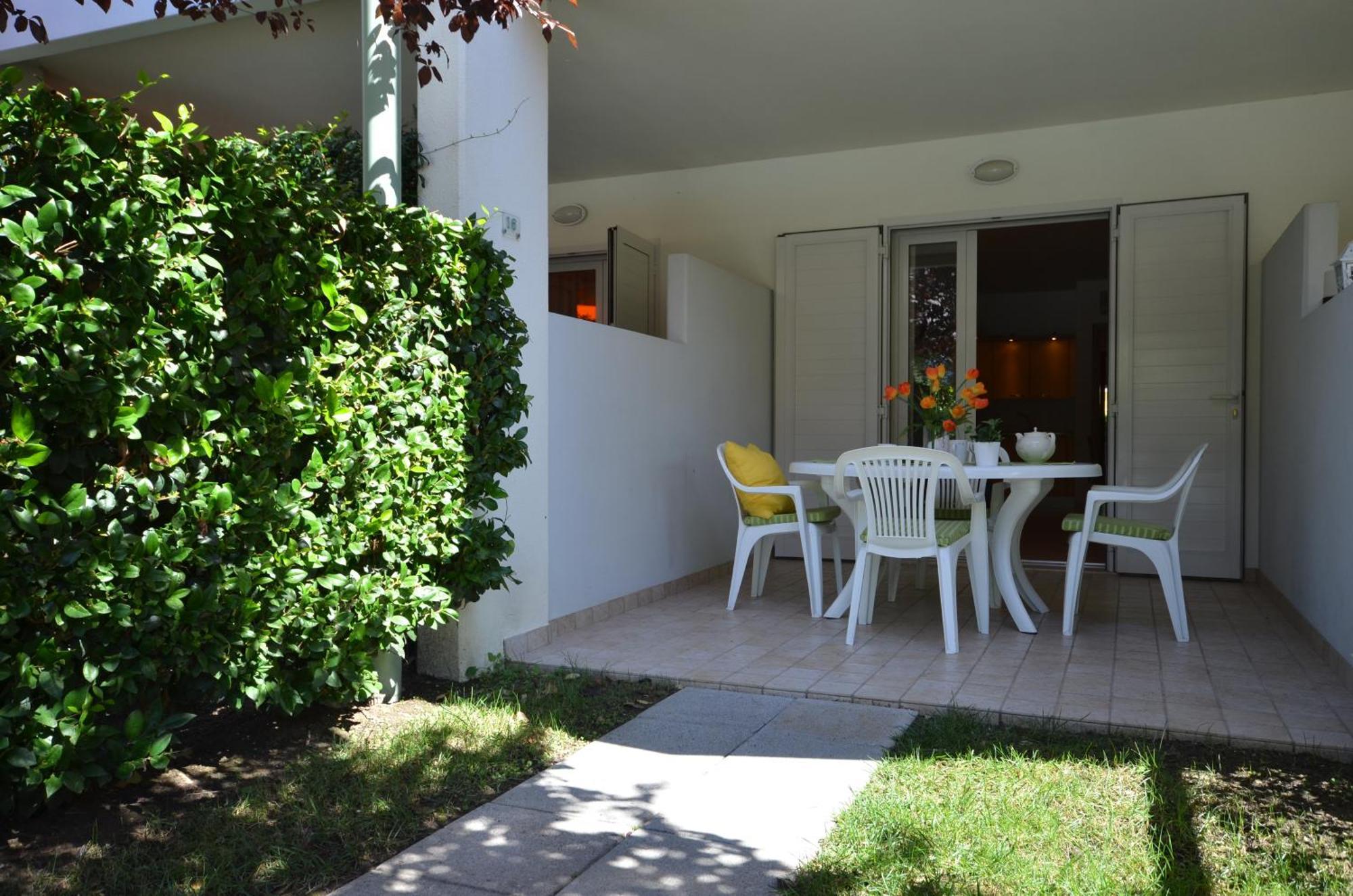 Residenza Le Acacie Lägenhet Bibione Exteriör bild