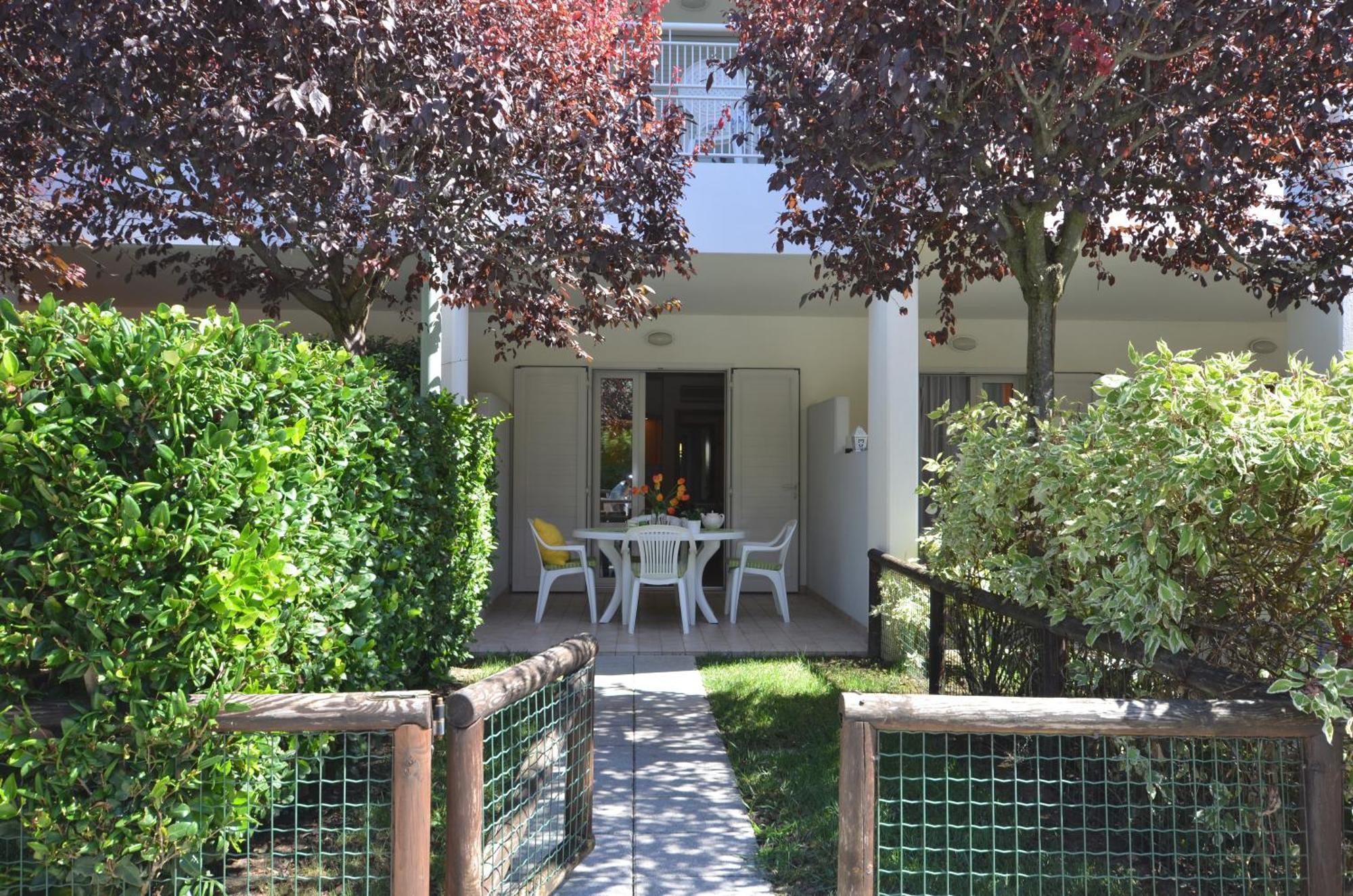 Residenza Le Acacie Lägenhet Bibione Exteriör bild