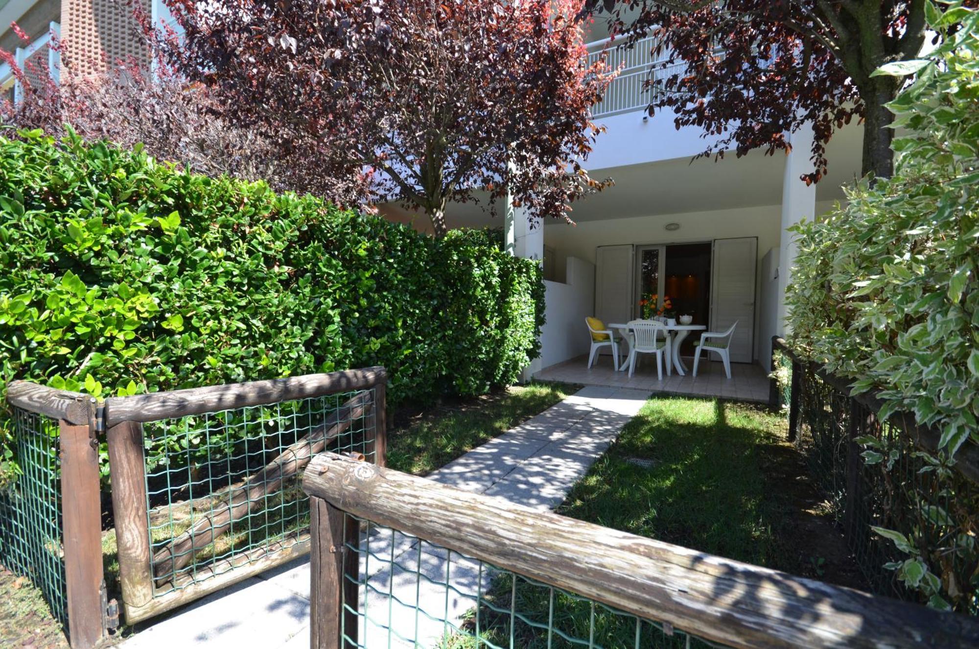 Residenza Le Acacie Lägenhet Bibione Exteriör bild
